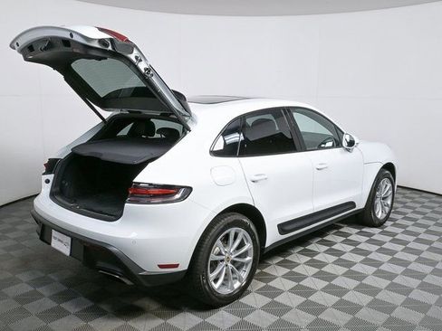Certified 2025 Porsche Macan image 35