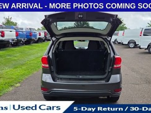 Used 2019 Dodge Journey SE FWD image 10