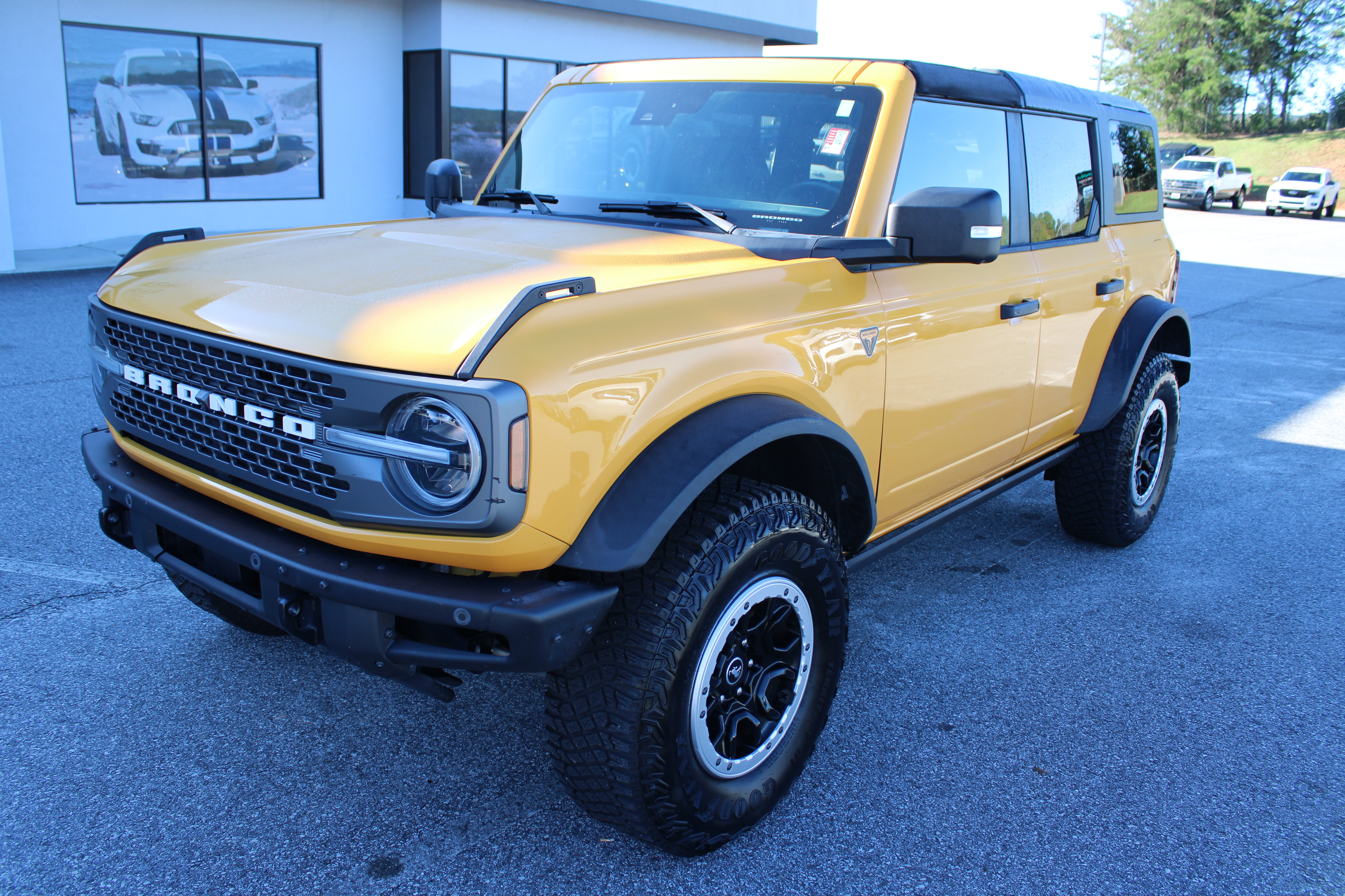 Used 2022 Ford Bronco Badlands AWD/4WD image 2