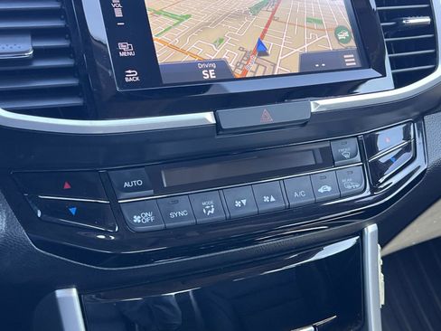 Certified 2017 Honda Accord Touring image 18