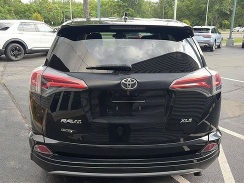 Used 2018 Toyota RAV4 XLE FWD image 4