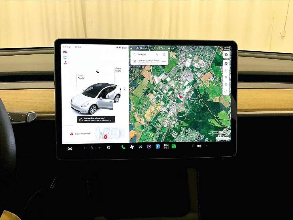Used 2021 Tesla Model Y Long Range AWD/4WD image 14
