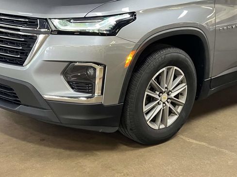 Used 2023 Chevrolet Traverse LT FWD image 7