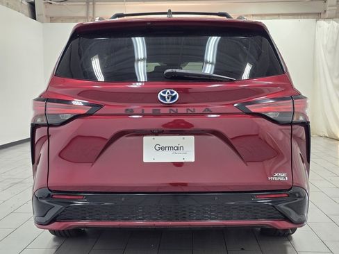 Used 2021 Toyota Sienna XSE image 16