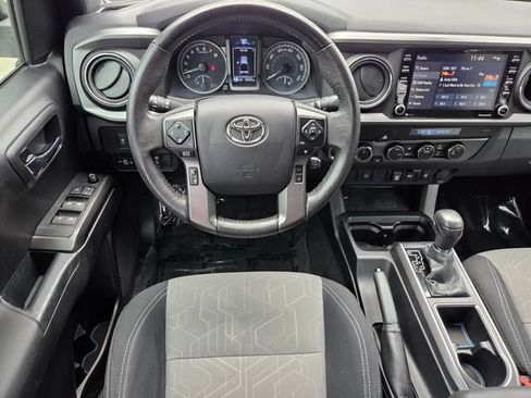 Used 2021 Toyota Tacoma TRD Off-Road AWD/4WD image 13