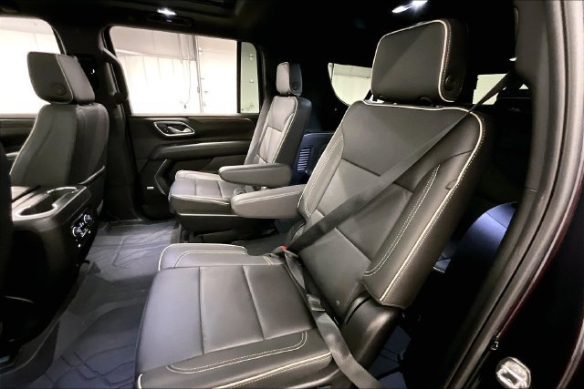Used 2024 Chevrolet Suburban Premier AWD/4WD image 26