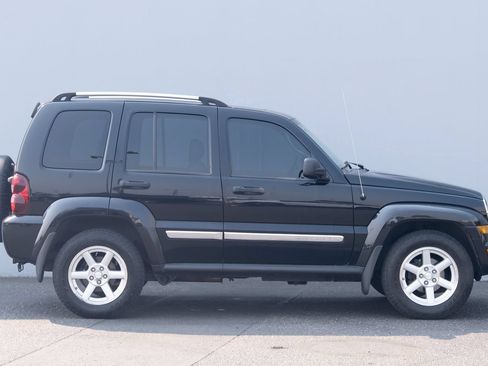 Used 2006 Jeep Liberty Limited AWD/4WD image 12