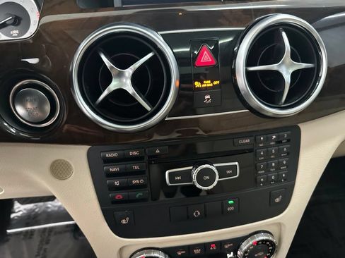 Used 2015 Mercedes-Benz GLK 350 2WD image 18