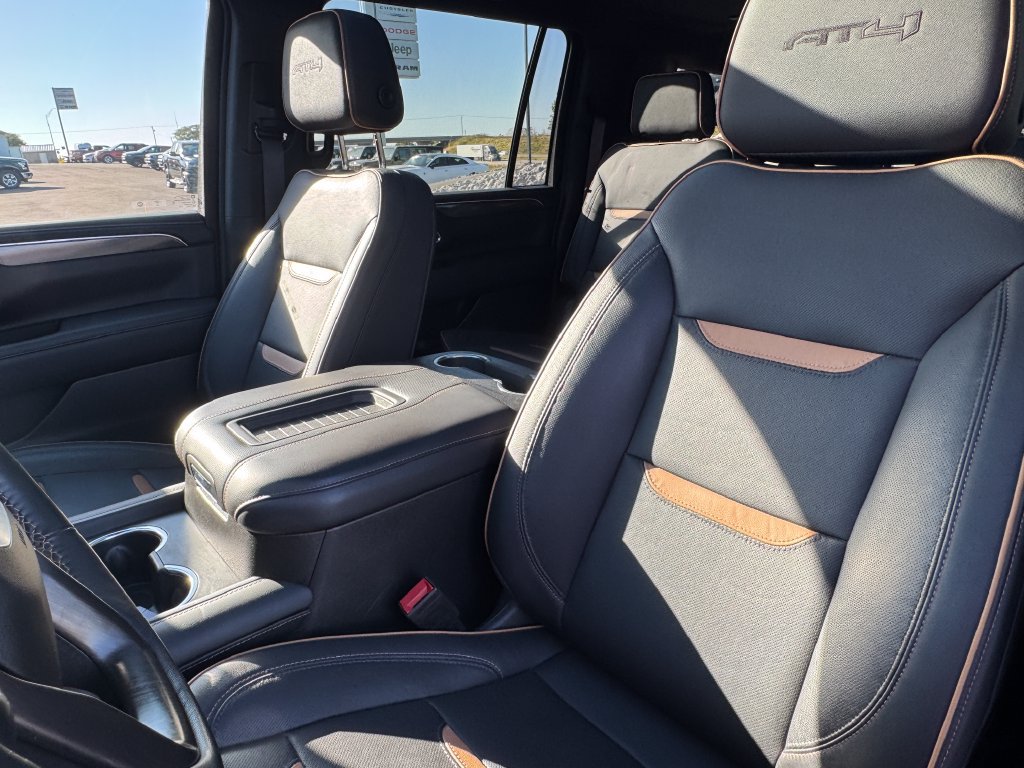 Used 2022 GMC Yukon XL AT4 AWD/4WD image 24