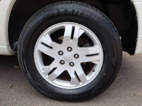 Used 2008 Mitsubishi Endeavor LS AWD/4WD image 39