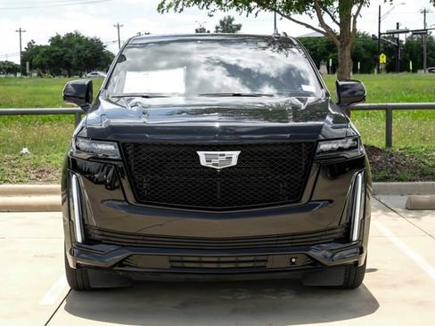 Used 2024 Cadillac Escalade Sport Platinum w/ LPO, ONYX Package AWD/4WD image 5