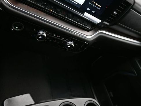 Used 2024 GMC Sierra 1500 SLT image 21