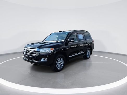 Used 2017 Toyota Land Cruiser AWD/4WD image 4