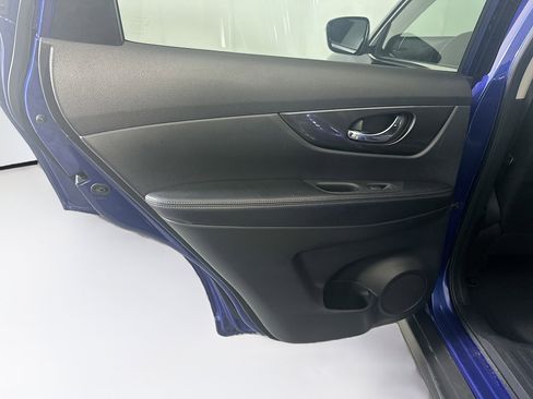 Used 2020 Nissan Rogue SV image 27