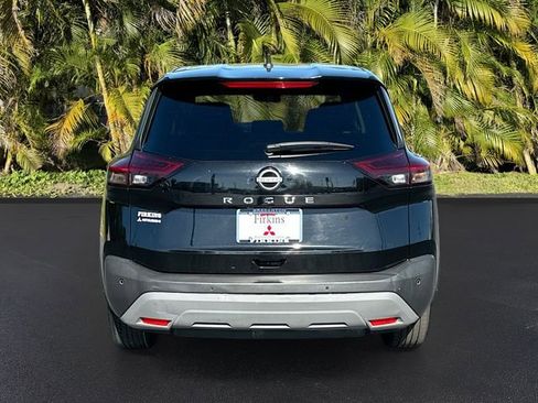 Used 2023 Nissan Rogue S image 6