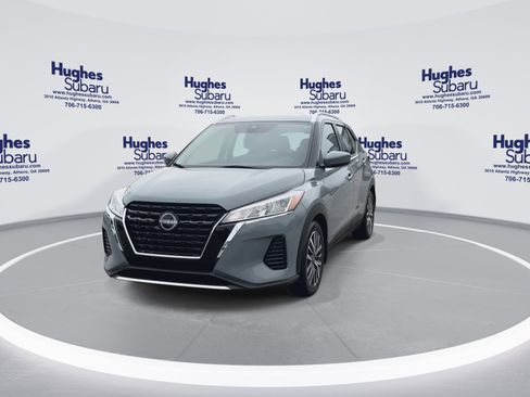 Used 2023 Nissan Kicks SV image 4