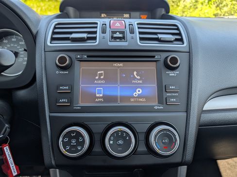 Used 2017 Subaru Forester 2.5i AWD/4WD image 21