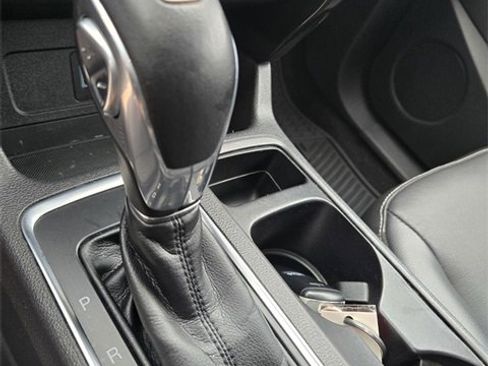 Used 2019 Ford Escape Titanium image 17