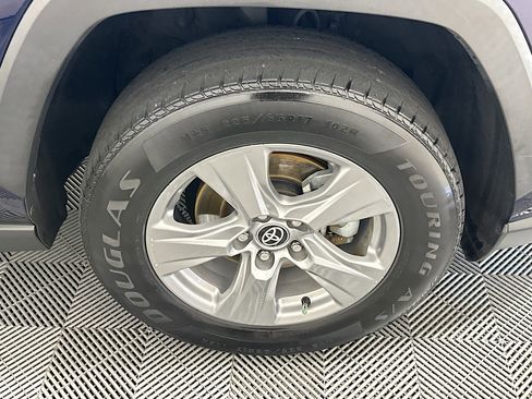 Used 2022 Toyota RAV4 XLE w/ Convenience Package image 11