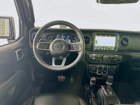 Used 2023 Jeep Wrangler Unlimited Sahara AWD/4WD image 17