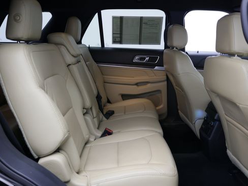 Used 2017 Ford Explorer Limited FWD image 39