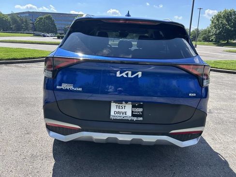 Used 2023 Kia Sportage EX AWD/4WD image 6