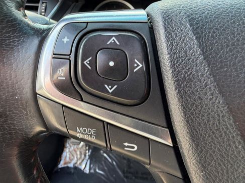 Used 2016 Toyota Camry SE w/ Moonroof Package FWD image 16