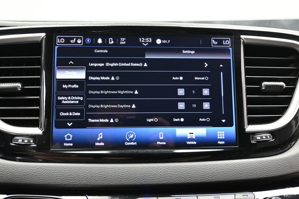 Used 2024 Chrysler Pacifica Touring-L FWD image 35