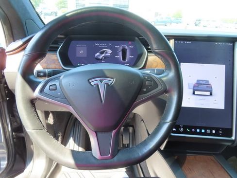 Used 2020 Tesla Model X Long Range AWD/4WD image 14