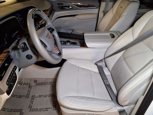 Certified 2023 Cadillac Escalade ESV Sport Platinum w/ Heavy-Duty Trailer Package image 14