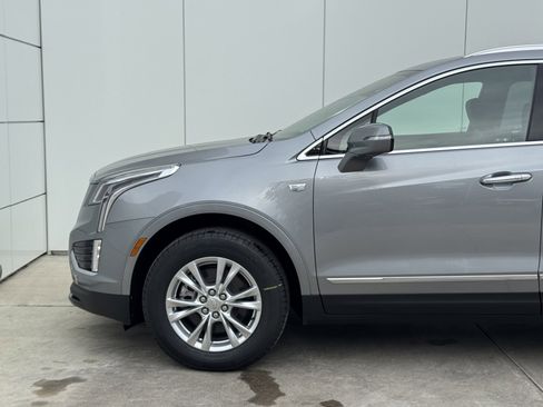 New 2025 Cadillac XT5 Luxury image 4