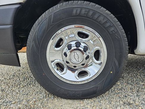 Used 2017 Chevrolet Express 2500 RWD image 46