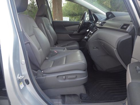 Used 2012 Honda Odyssey Touring Elite image 27