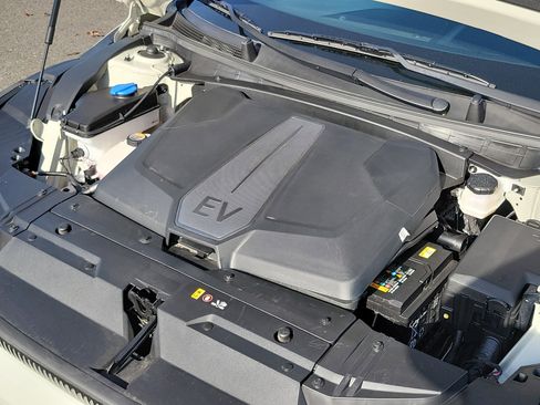 Used 2024 Kia EV6 Light image 23