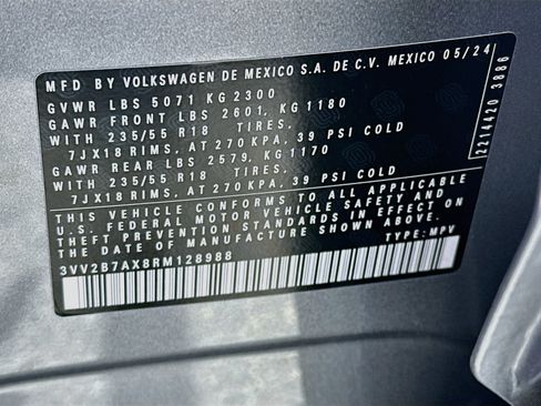 Used 2024 Volkswagen Tiguan SE AWD/4WD image 12