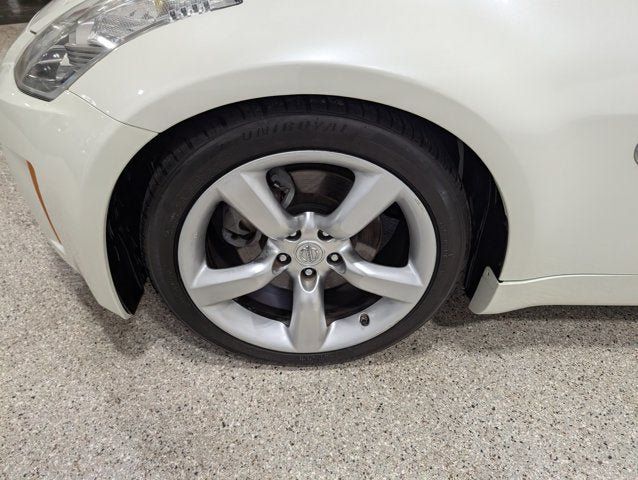 Used 2006 Nissan 350Z Enthusiast w/ (K96) Aerodynamics Pkg RWD image 9
