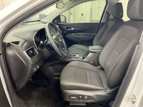 Used 2024 Chevrolet Equinox LT w/ LPO, Floor Liner Package FWD image 19