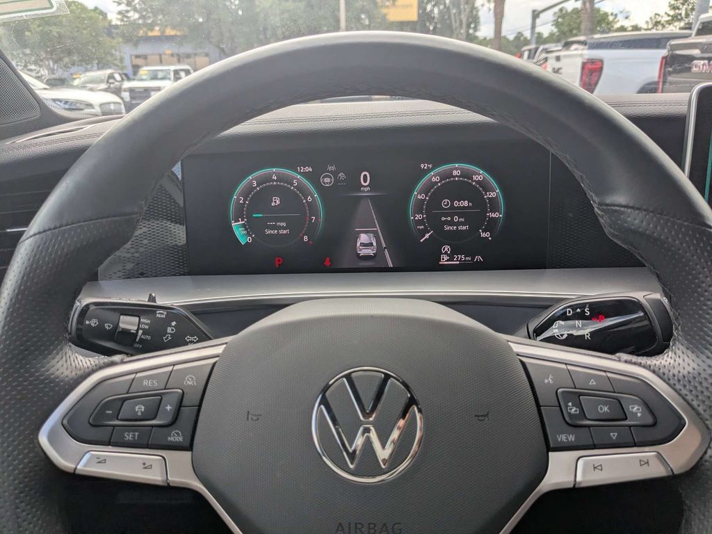 Certified 2025 Volkswagen Tiguan SE R-Line AWD/4WD image 36