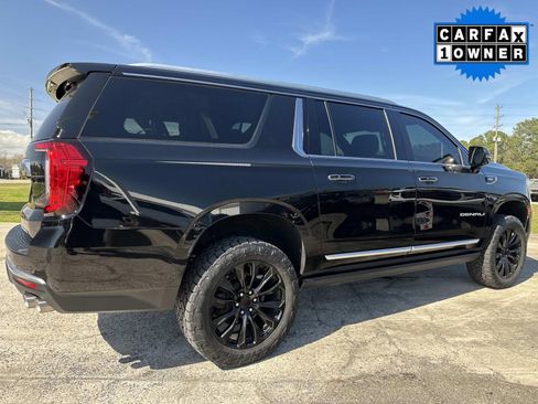 Used 2021 GMC Yukon XL Denali w/ Denali Premium Package image 4