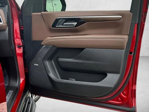 Used 2025 Chevrolet Tahoe High Country image 18