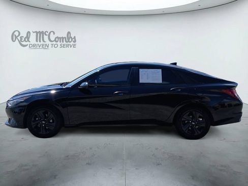 Used 2021 Hyundai Elantra SEL w/ Convenience Package FWD image 2