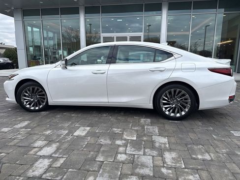 Certified 2024 Lexus ES 300h w/ Luxury Package image 6