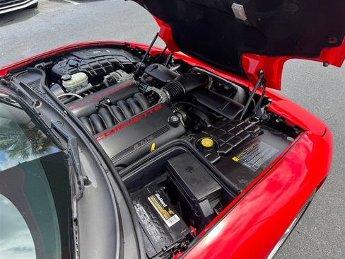 Used 2000 Chevrolet Corvette Coupe w/ Roof Pkg RWD image 21