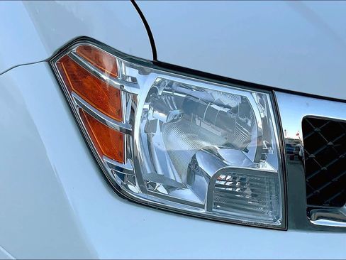 Used 2020 Nissan Frontier SV image 26