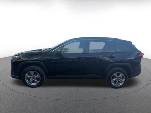 Used 2025 Toyota RAV4 LE AWD/4WD image 9