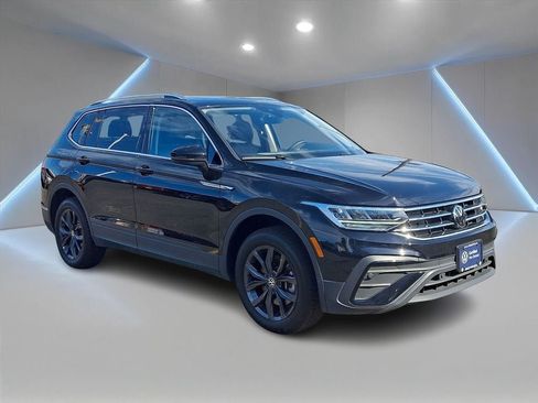 Certified 2024 Volkswagen Tiguan SE AWD/4WD image 3
