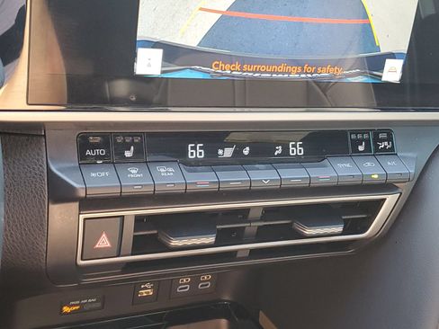 Used 2025 Toyota Camry XSE FWD image 28