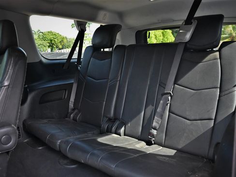 Used 2019 Cadillac Escalade ESV Premium Luxury AWD/4WD image 19