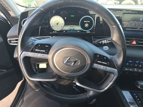 Used 2021 Hyundai Elantra SEL w/ Convenience Package image 16