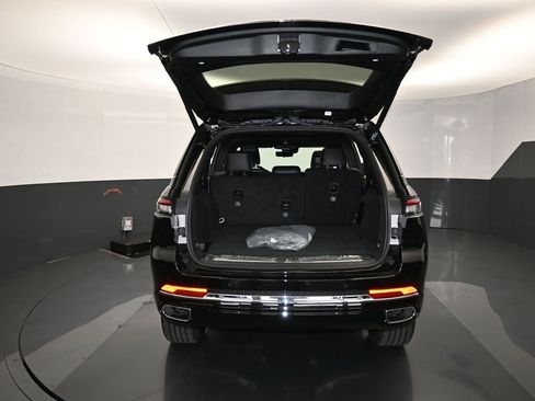 Used 2024 Jeep Grand Cherokee Overland w/ Luxury Tech Group IV image 33